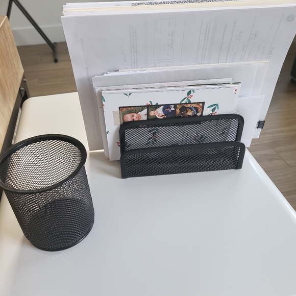 Three slot letter holder & pen holder - Picture 4 of 4